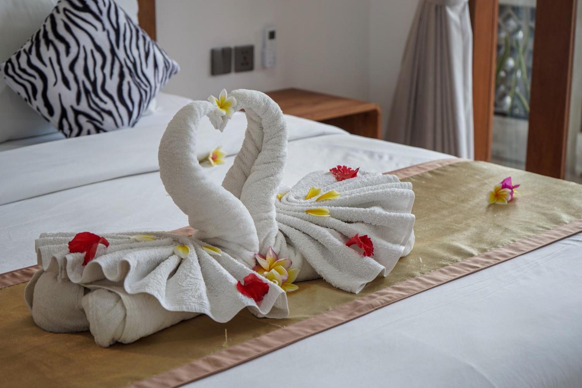 The Breeze Stay And Surf Canggu Exterior foto